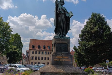 Das Denkmal des Bischoffs