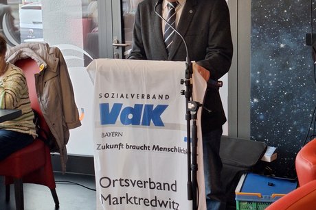 Franz Damb&ouml;ck am Rednerpult