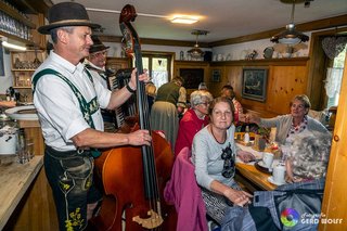 In der Hütte