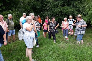 gruppenbild auf der Wiese