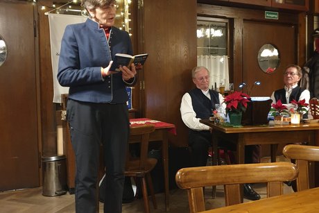 Lesung einer besonderen Weihnachtsgeschichte Lesung einer besonderen Weihnachtsgeschichte