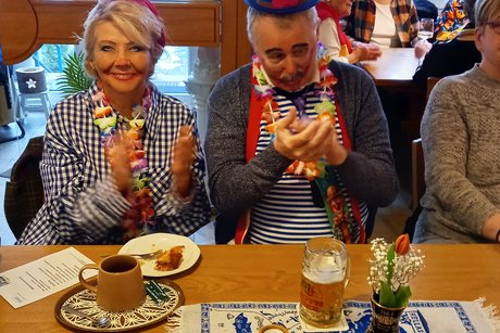 Sigrid und Horst maskiert