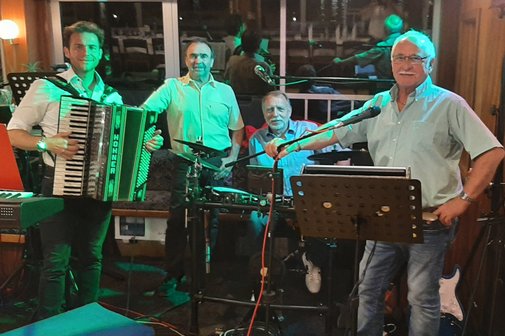 Band Midlife Faschings Kränzchen