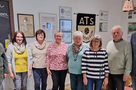 Abgebildet ist die Vorstandschaft mit dem Kreisvorsitzenden