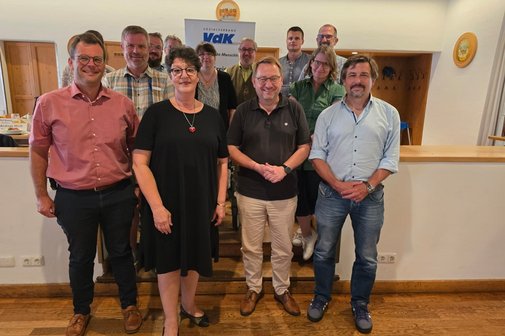 VdK-Kreisvorsitzende Susann Enders mit den Kommunalpolitikern und -politikerinnen des Landkreises Garmisch-Partenkirchen