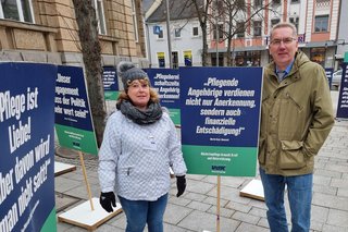 Abgebildet sind die Kreisgeschäftsführerin Birgit Stelzer und Kreisvorsitzender Bert Horn