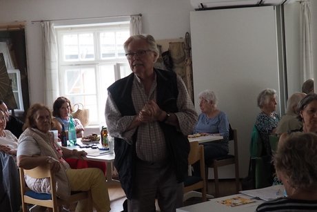 Unser Reinhard Steidle verabschiedet unseren Noch-Vorstandsvorsitzenden Unser Reinhard Steidle verabschiedet unseren Noch-Vorstandsvorsitzenden