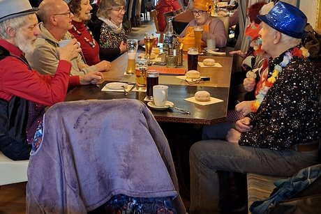 Cappucino und Kreppel gehört zum Fasching dazu Cappucino und Kreppel gehört zum Fasching dazu