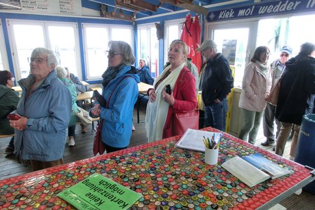 Auf dem Bild: Mitglieder des OV-Kleinwallstadt auf der Fahrt durch den Jadebusen.