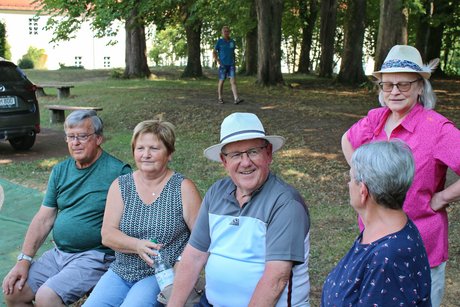 Bald sind alle da