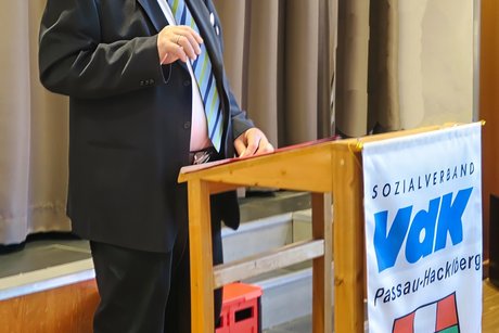 Der 1. Vorsitzende beim Rechenschaftsbericht