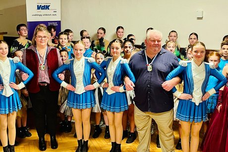 Faschingsorden f&uuml;r Sabine Schauer und Peter Landisch