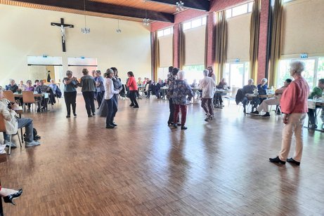 Tanzgruppe mit Ihrem Auftritt Tanzgruppe