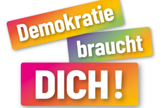 Bild zeigt Plakat für Kundgebung: "Demokratie braucht DICH" am 08.02. um 14:00 Uhr