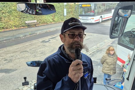 Vdk Tagesausflug Ansbach 1.Vorstandvorsitzender begrüsst die Reisenden