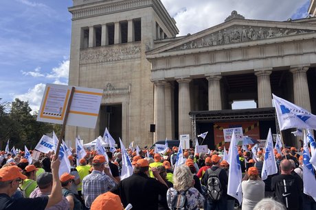 Königsplatz / München 17. September 2 reges Interesse an sozialen Themen