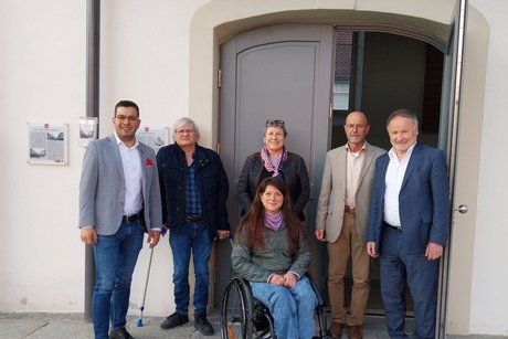 Gruppenfoto Besichtigung Alte Kirche