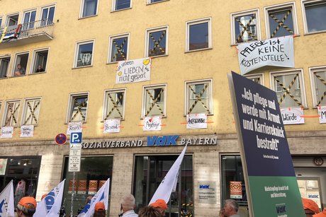 auf dem Weg VdK vorbei an Geschäftsstelle auf dem Weg