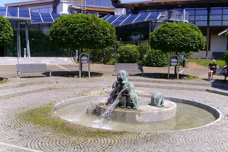 Brunnen vor der Obermain-Therme