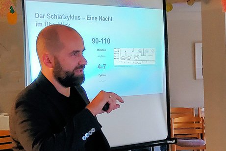 Dr. Keilig beim Vortrag Dr. Keilig beim Vortrag