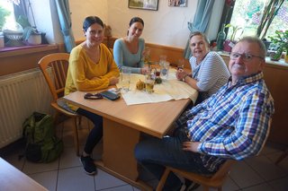 Mittagessen im Erlebnisbauernhof Stierhof in Dornheim