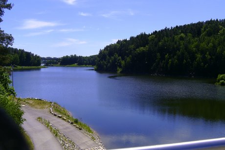 Bei der Staumauer