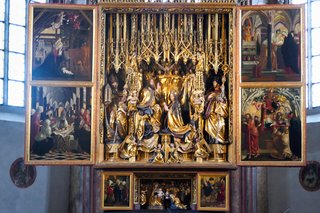 Der dreiflügelige Pacher-Altar in der Pfarrkirche von St. Wolfgang