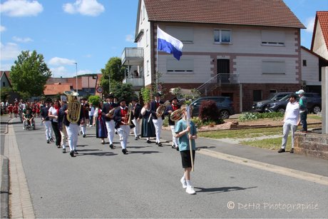 Bild zeigt Festumzug