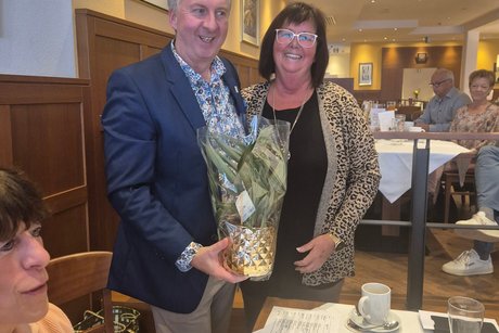 Gratulation an KGF Helmut Plenk für sein 25 jähriges Dienstjubiläum Gratulation an KGF Helmut Plenk für sein 25 jähriges Dienstjubiläum