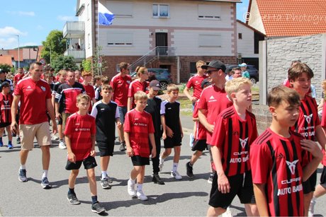 Bild zeigt Festumzug