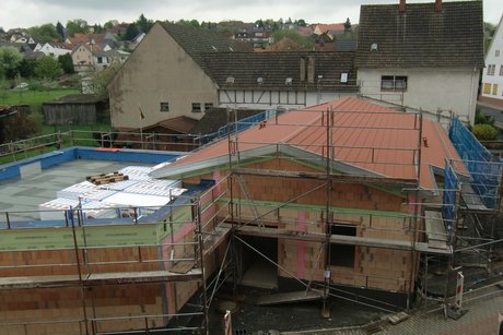 Bild zeigt den Rohbau vom Tagespflege an der Weed