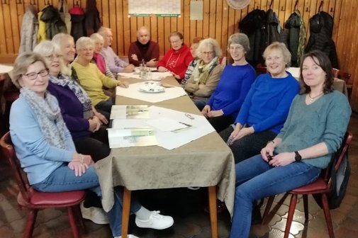 Unsere derzeit aktuelle Kegelrunde in der Pizzeria Krone 13 Teilnehmerinnen sind in der Kegelrunde dabei