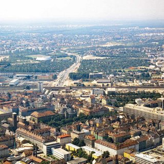 Bild zeigt Luftaufnahme vom Westend nach Laim, Sendling und weiter Richtung Hadern. Foto; Schillinger 1980