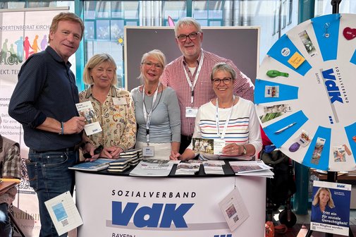 Von links nach rechts: Stephan Keck (1. B&uuml;rgermeister Kirchheim), Verena Reckzeh (Lenkungskreis Soziales Netz Kirchheim), VdK-Ortsverband Vorstandsmitglieder Apollonia Pirnke, Alfred Kraus und Beate Klampfl