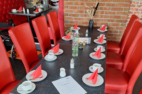 gedeckte Kaffeetafel