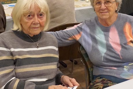 Teilnehmer*innen bei der Adventsfeier