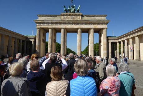 Die Gruppe vor dem Brandenburger Tor
