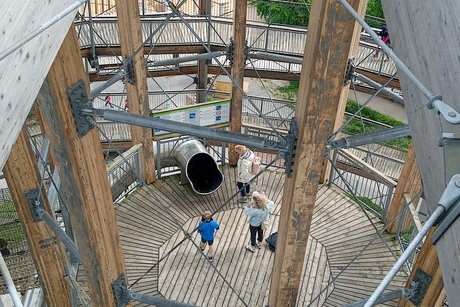 Jahresausflug des VdK : Von Steinberg am See bis zu den Schwandorfer Felsenkellern Jahresausflug des VdK : Von Steinberg am See bis zu den Schwandorfer Felsenkellern