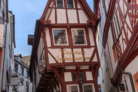 Burgen, Kirchen und tolle Fachwerkhäuser gab es jede Menge Burgen, Kirchen und tolle Fachwerkhäuser gab es jede Menge