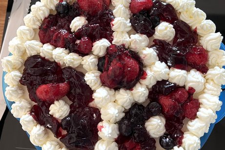 Kuchen als Beispiel Es ist eine Torte abgebildet