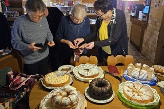 das Kuchenbuffet ist eröffnet