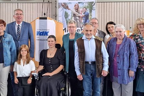 Die Vorstandschaft mit der Kreisgeschäftsführerin und der Bezirksgeschäftsführerin