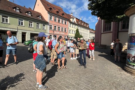 Stadtführung durch Bamberg Die Hälfte der Reisegruppe mit dem Stadtführer in Bamberg unterwegs