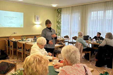 Seniorennachmittag beim VdK Zirndorf im November Seniorennachmittag beim VdK Zirndorf im November