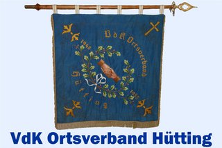 Im Bild ist die Fahne des Ortsverbandes Hütting