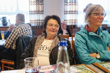 Mitglieder bei der JHV