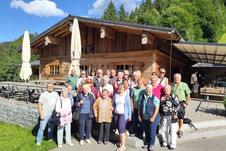 Schöner Nachmittag auf der Alpe Bernadi-Bräu Schöner Nachmittag auf der Alpe Bernadi-Bräu