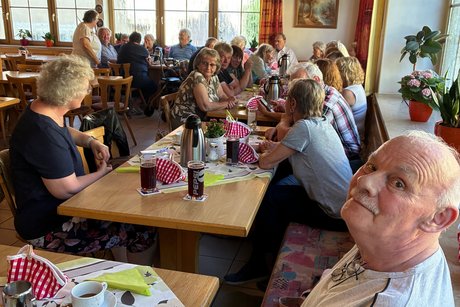 gem&uuml;tlichen Runde im Gasthof zum goldenen Lamm