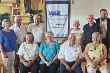 75 Jahre VdK Buttenwiesen -- Ehreng&auml;ste und Vorstandschaft