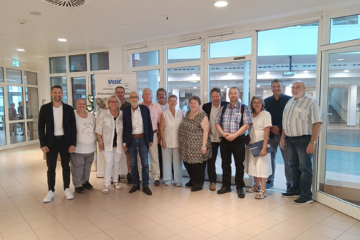 von links: Steve Metz, Sabine Bieber, Lorette Weiß, Peter Heusinger, Helmut Beck, Karl Klein, Andreas Lorenz, Beate Lorenz, Ursula Bieber, Thomas Menz, Johannes Wolf, Alice Wittmann, Carsten Vetter, Michael Gerlach von links: Steve Metz, Sabine Bieber, Lorette Weiß, Peter Heusinger, Helmut Beck, Karl Klein, Andreas Lorenz, Beate Lorenz, Ursula Bieber, Thomas Menz, Johannes Wolf, Alice Wittmann, Carsten Vetter, Michael Gerlach